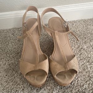 NUDE WEDGES